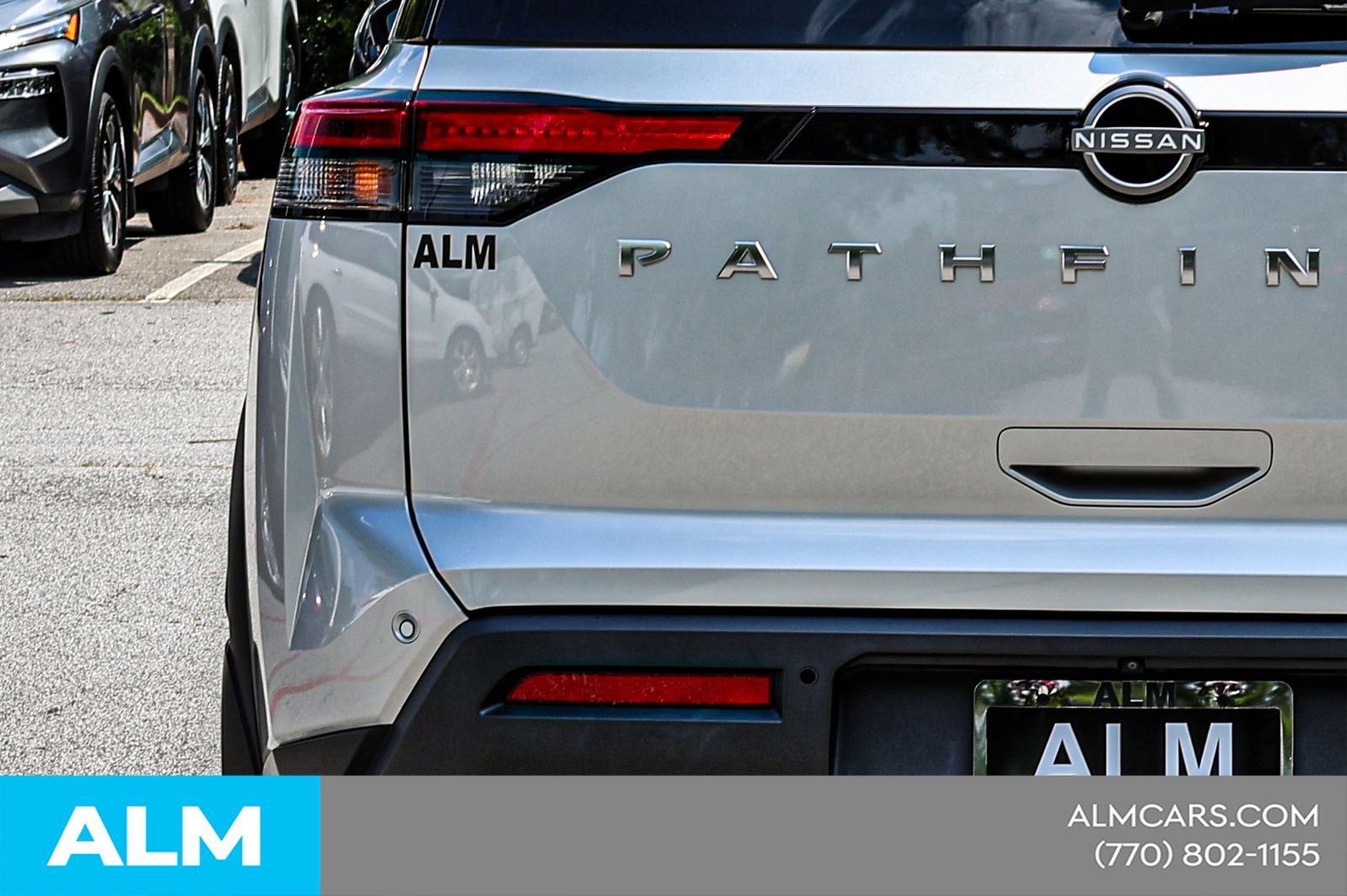 Used 2024 Nissan Pathfinder SV w/ SV Premium Package FWD image 13