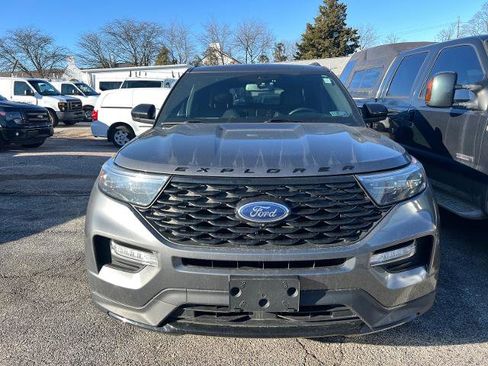 Certified 2022 Ford Explorer ST-Line w/ Class IV Trailer Tow Package image 2