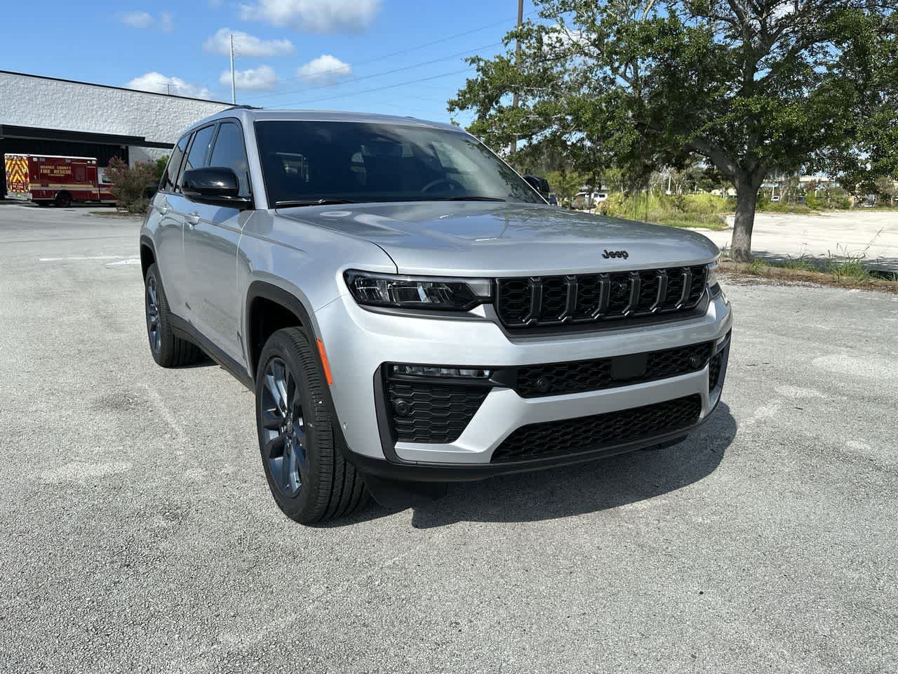 New 2026 Jeep Grand Cherokee Limited AWD/4WD image 16