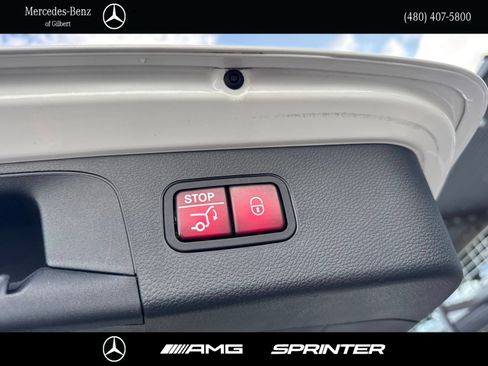 Used 2022 Mercedes-Benz GLC 300 4MATIC image 9