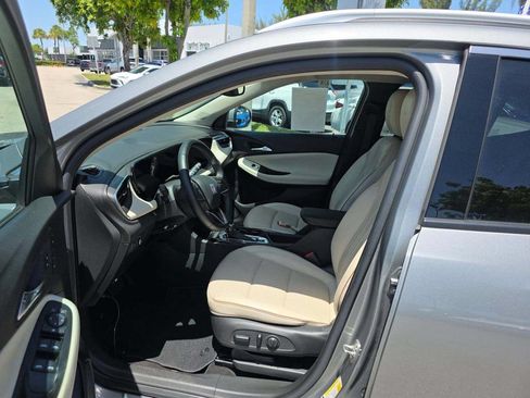 Used 2024 Buick Encore GX Avenir AWD/4WD image 6