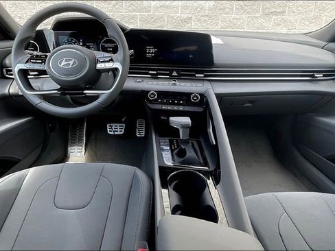 New 2025 Hyundai Elantra SEL image 5
