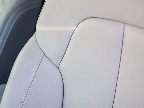 Certified 2026 Volvo XC40 B5 Ultra w/ Climate Package image 29