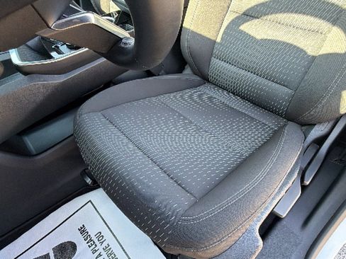 Used 2026 Chevrolet Equinox LT FWD image 12
