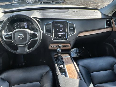 Used 2022 Volvo XC90 T6 Momentum w/ Climate Package image 23