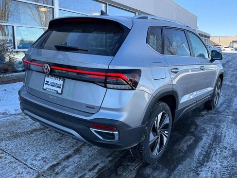 New 2026 Volkswagen Taos SE AWD/4WD image 3