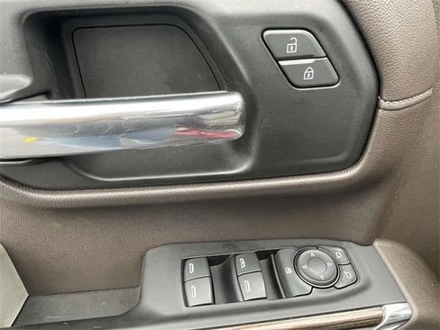 Used 2019 Chevrolet Silverado 1500 RST image 18