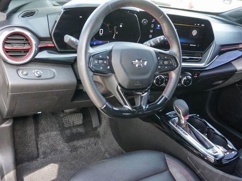 Used 2024 Chevrolet Trax RS w/ Driver Confidence Package image 11