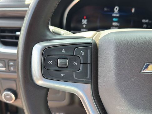 Used 2024 Chevrolet Suburban LT RWD image 22