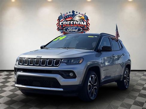 Used 2024 Jeep Compass Limited AWD/4WD image 2
