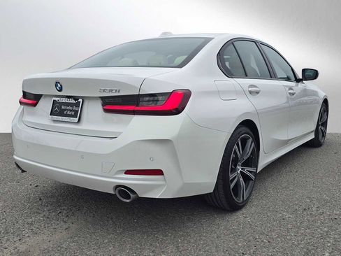 Used 2023 BMW 330i Sedan w/ Premium Package image 3