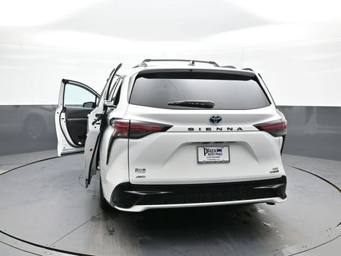 Certified 2023 Toyota Sienna XSE w/ XSE Plus Package image 50
