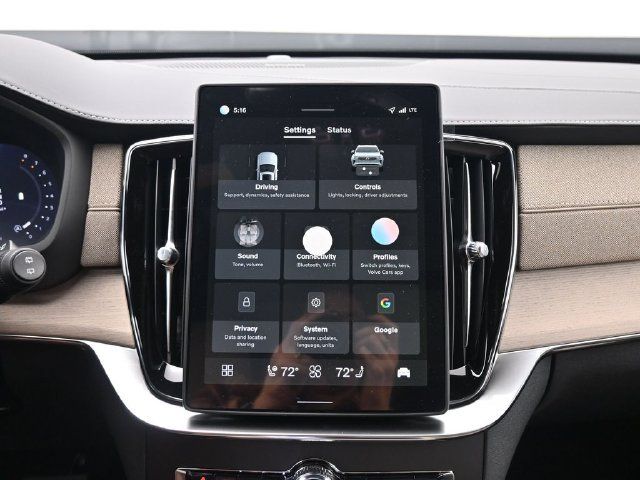 New 2026 Volvo XC90 B6 Plus w/ Protection Package Premier AWD/4WD image 16