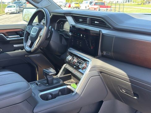 Used 2023 GMC Sierra 1500 Denali w/ Technology Package AWD/4WD image 30