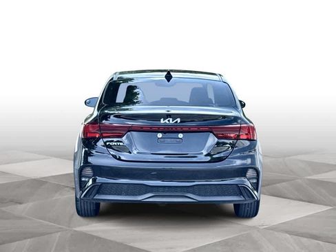 Used 2024 Kia Forte LXS FWD image 7