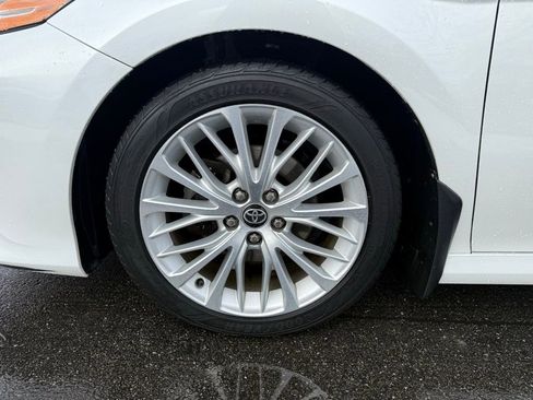 Used 2020 Toyota Camry XLE image 24
