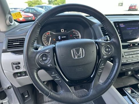Used 2018 Honda Pilot Touring image 13