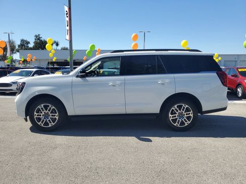 Certified 2025 Ford Expedition Active image 6