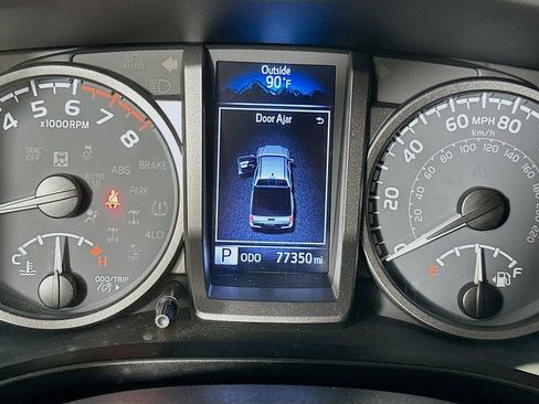 Used 2021 Toyota Tacoma TRD Sport w/ Technology Package AWD/4WD image 12