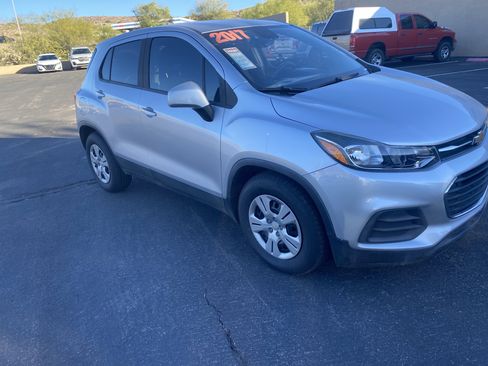 Used 2017 Chevrolet Trax LS w/ LPO, Cargo Package image 5