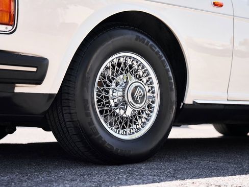 Used 1990 Rolls-Royce Silver Spur image 10