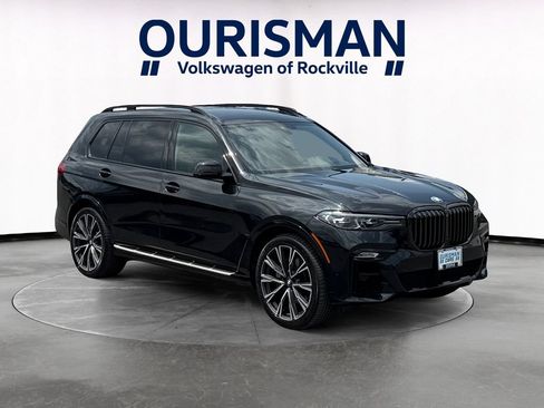 Used 2022 BMW X7 xDrive40i w/ M Sport Package AWD/4WD image 1