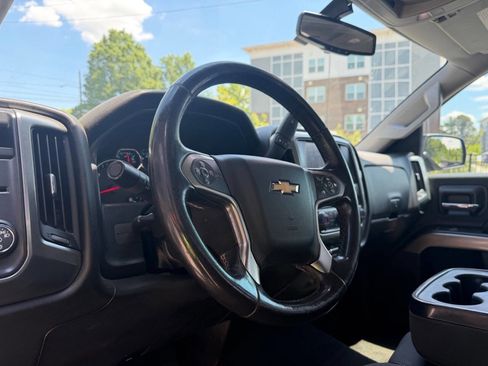 Used 2018 Chevrolet Silverado 1500 LT w/ Texas Edition image 10