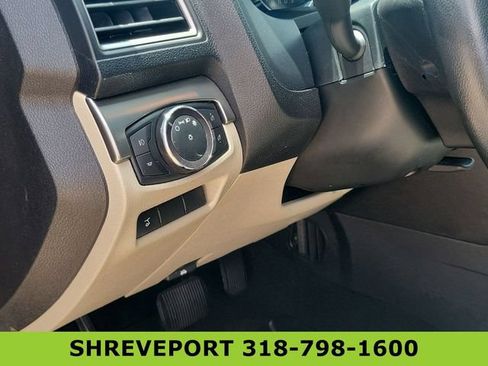 Used 2018 Ford Explorer XLT w/ Equipment Group 202A FWD image 18