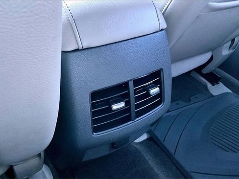 Used 2013 Ford Edge SEL image 10