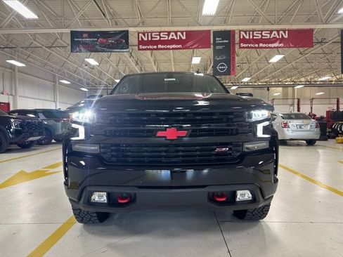Used 2021 Chevrolet Silverado 1500 LT Trail Boss w/ Convenience Package II AWD/4WD image 2