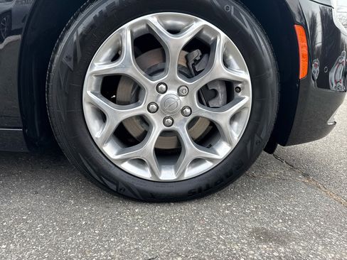 Used 2016 Chrysler 300 C Platinum w/ Safetytec Plus Group image 19