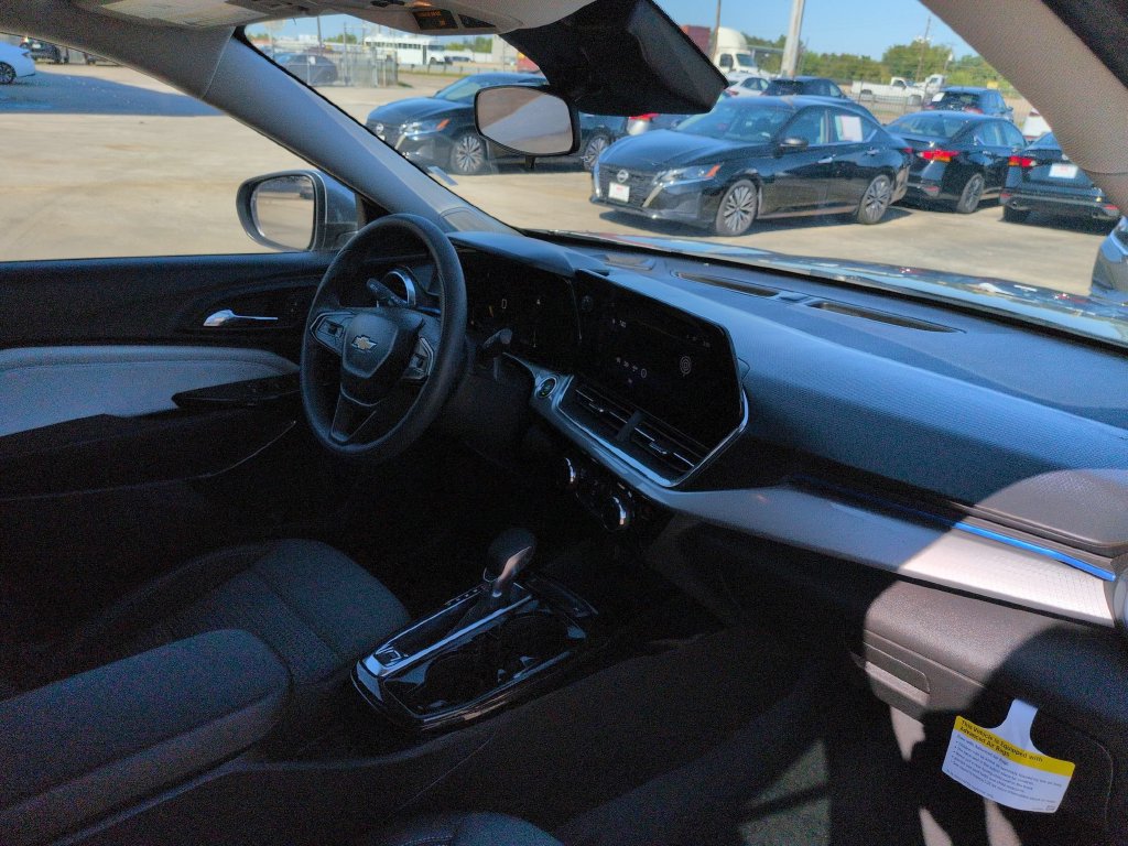 Used 2026 Chevrolet Trax LT FWD image 31