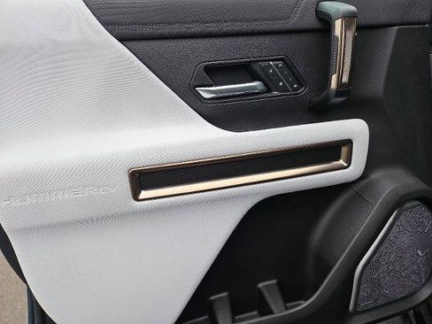 New 2025 GMC Hummer EV 2X image 10