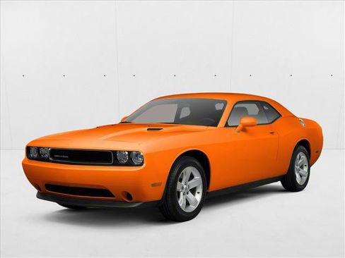 Used 2012 Dodge Challenger SXT image 1