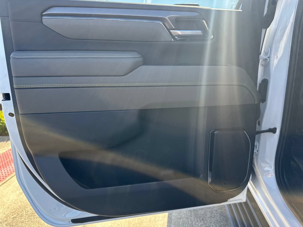 Used 2026 Chevrolet Silverado 2500 ZR2 w/ LPO, Dark Essentials Package AWD/4WD image 13