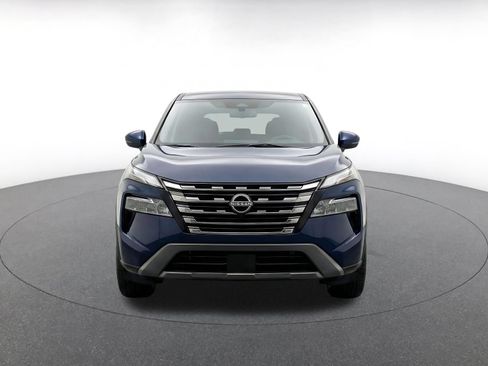 Used 2025 Nissan Rogue SV AWD/4WD image 2