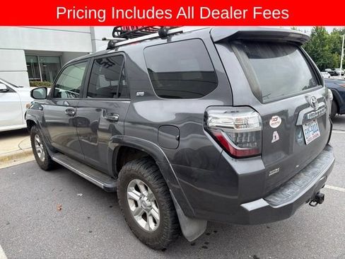 Used 2017 Toyota 4Runner SR5 AWD/4WD image 18