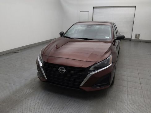 Used 2024 Nissan Altima 2.5 SV FWD image 15