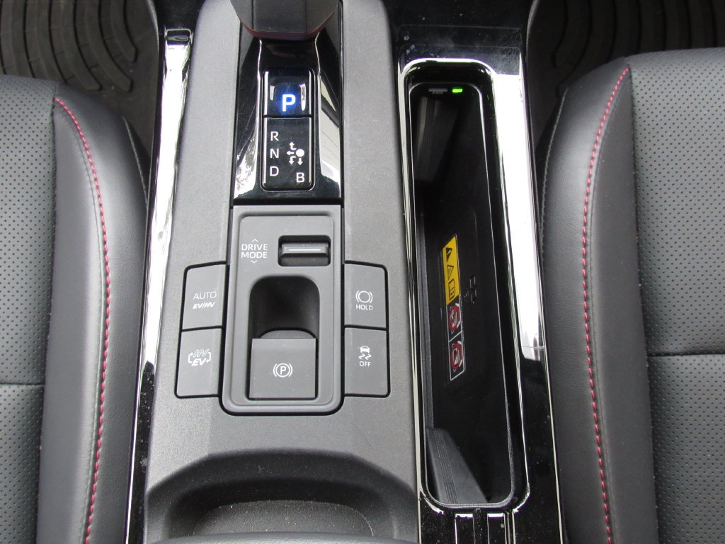 Certified 2026 Toyota Prius Plug-In Hybrid FWD image 31