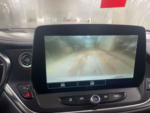 Used 2025 Chevrolet Blazer LT AWD/4WD image 17