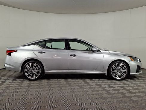 Used 2023 Nissan Altima 2.5 SL AWD/4WD image 10
