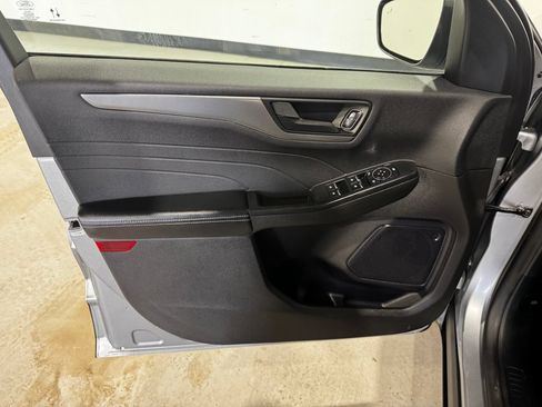 Used 2024 Ford Escape Active AWD/4WD image 18