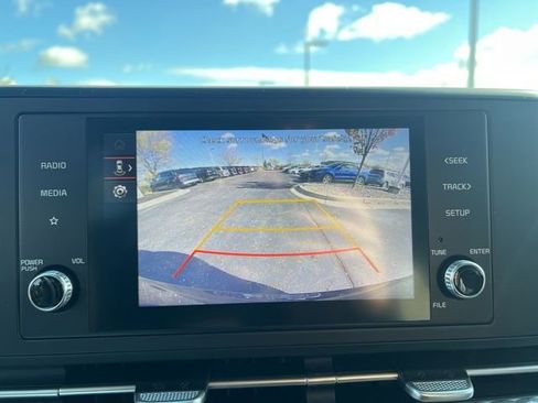 Certified 2024 Kia Carnival LX image 20