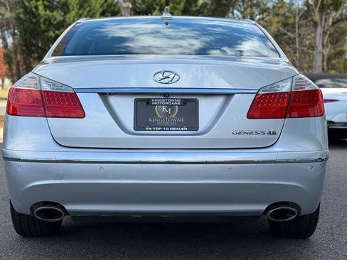 Used 2011 Hyundai Genesis 4.6 image 5