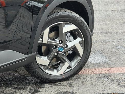 New 2025 Hyundai Venue SEL image 8