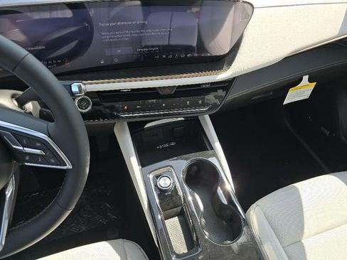 Used 2024 Buick Envision Avenir image 40