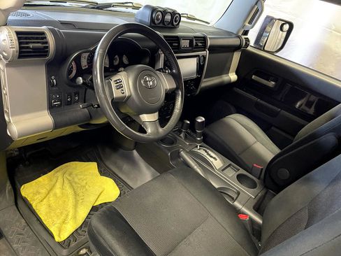 Used 2007 Toyota FJ Cruiser 4WD w/ Upgrade Pkg 2 image 25