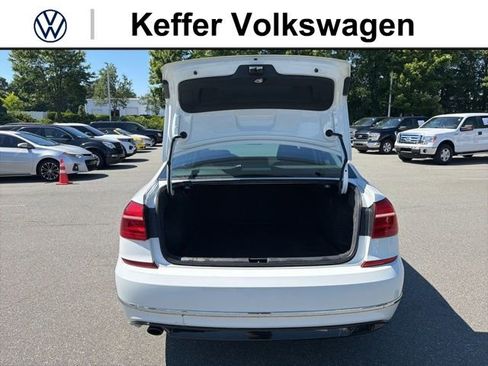 Used 2016 Volkswagen Passat 1.8T R-Line FWD image 34