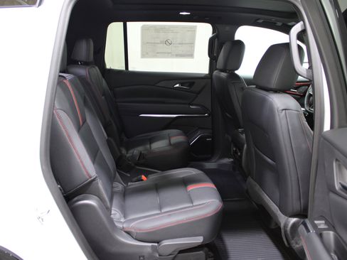 Used 2024 Chevrolet Traverse RS w/ LPO, Floor Liner Package image 25