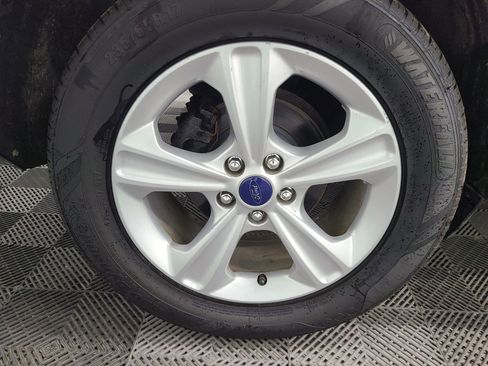 Used 2015 Ford Escape SE image 16